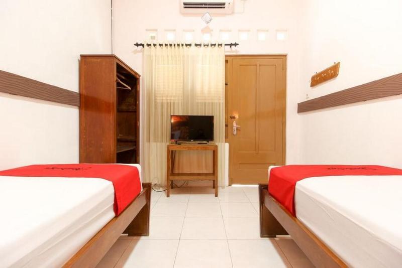 Reddoorz Near Rs Sarjito Yogyakarta Hotel Buitenkant foto